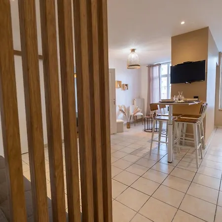 Apartment Cosy, Moderne, Central, Standing *